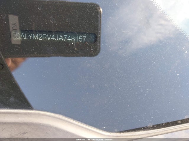SALYM2RV4JA748157 Land Rover aj126