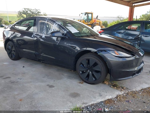 2025 TESLA MODEL 3 5YJ3E1EAXSF999639 Photo 0