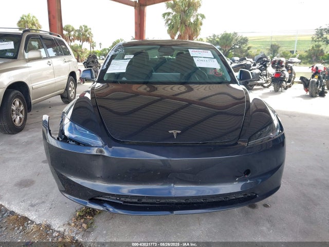 Tesla 2025 2025 5YJ3E1EAXSF999639 Image 11