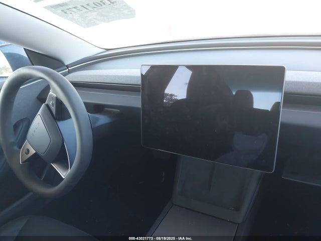 Tesla 2025 2025 5YJ3E1EAXSF999639 Image 16