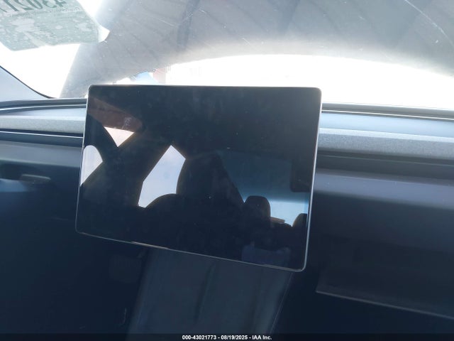 Tesla 2025 2025 5YJ3E1EAXSF999639 Image 17