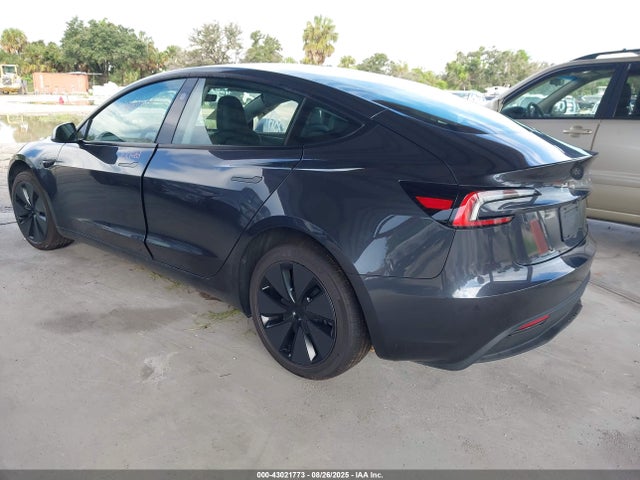 2025 TESLA MODEL 3 5YJ3E1EAXSF999639 Photo 2