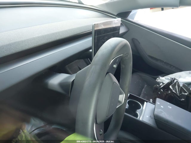 2025 TESLA MODEL 3 5YJ3E1EAXSF999639 Photo 6