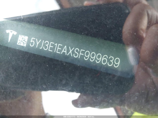 2025 TESLA MODEL 3 5YJ3E1EAXSF999639 Photo 8