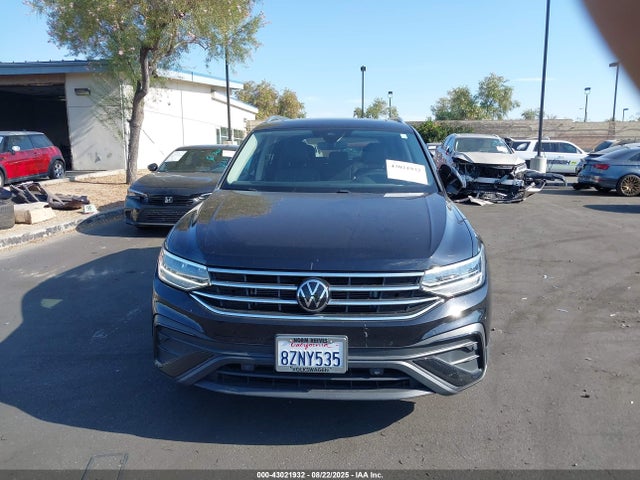 3VV3B7AX6NM016530 Volkswagen Tiguan