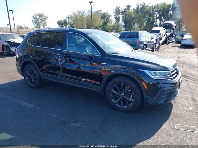 3VV3B7AX6NM016530 Volkswagen Tiguan