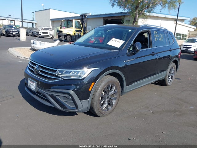 3VV3B7AX6NM016530 Volkswagen Tiguan