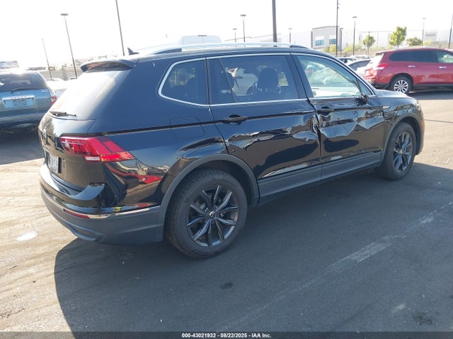 3VV3B7AX6NM016530 Volkswagen Tiguan