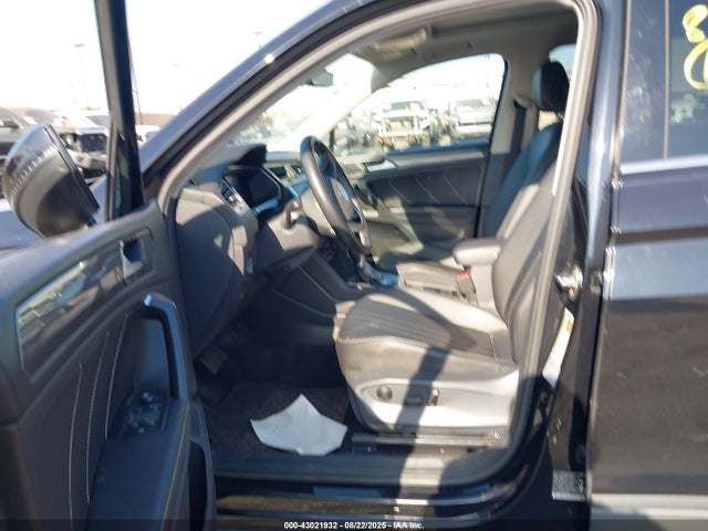 3VV3B7AX6NM016530 Volkswagen Tiguan
