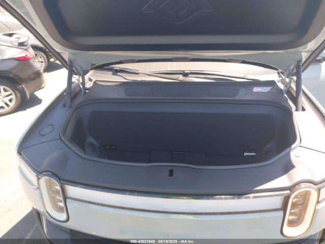 2023 RIVIAN R1S 7PDSGABA0PN019590 Photo 9