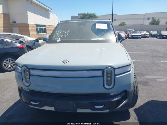 7PDSGABA0PN019590 Rivian R1s Adventure