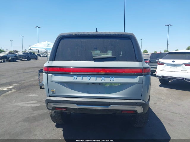7PDSGABA0PN019590 Rivian R1s Adventure