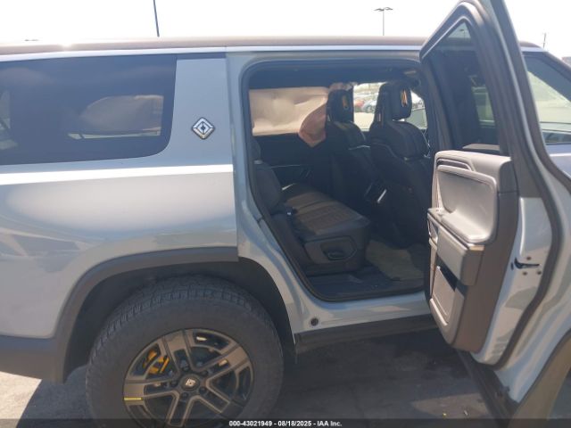 2023 RIVIAN R1S 7PDSGABA0PN019590 Photo 7