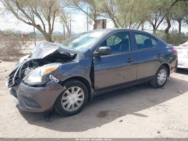 Nissan 2015 2015 3N1CN7AP1FL811484 Image 2