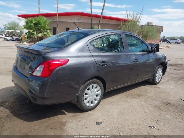 Nissan 2015 2015 3N1CN7AP1FL811484 Image 4
