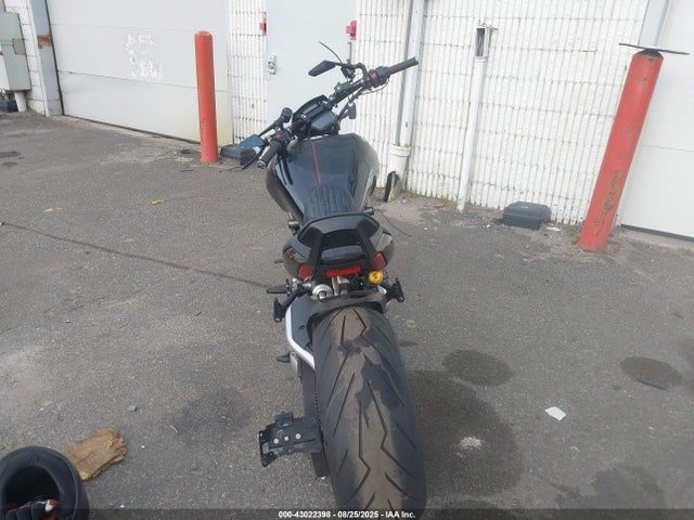 ZDM13BKW8GB000517 Ducati Diavel