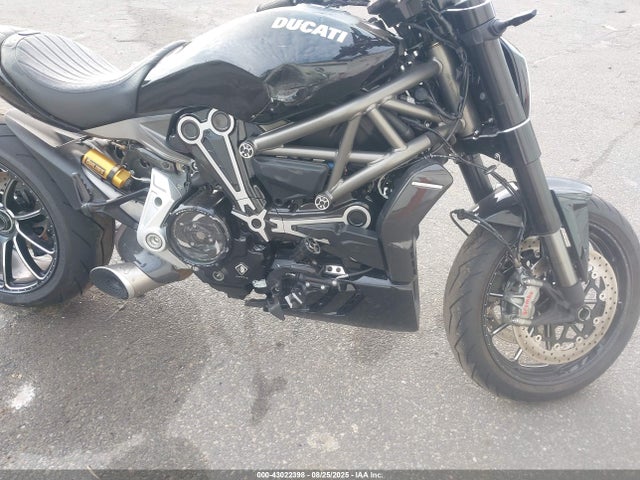 ZDM13BKW8GB000517 Ducati Diavel
