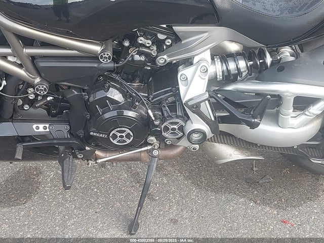 ZDM13BKW8GB000517 Ducati Diavel