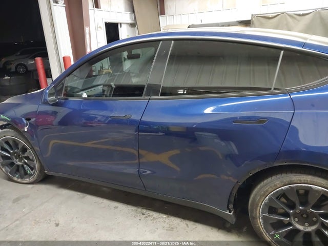 5YJYGDEE9MF244327 Tesla Model Y