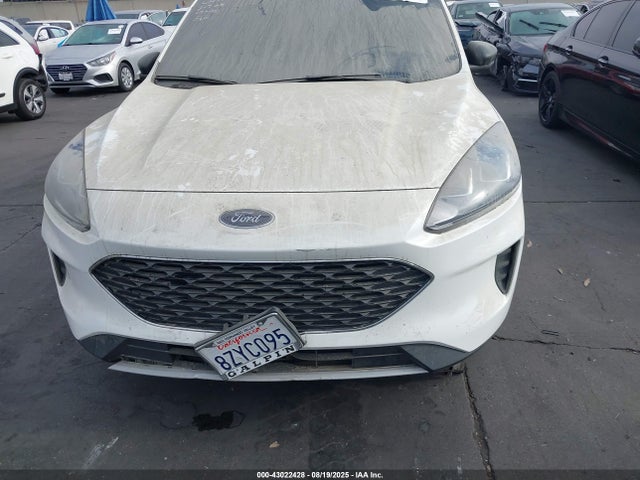 1FMCU0BZ9NUA28520 Ford hev/phev