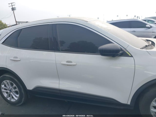 1FMCU0BZ9NUA28520 Ford hev/phev