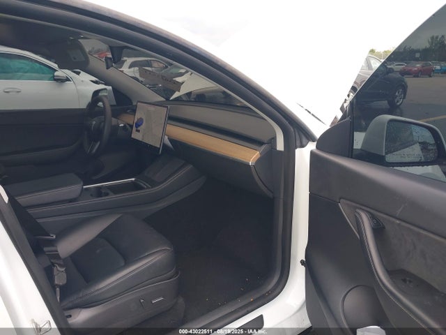 2021 TESLA MODEL Y 5YJYGDEE6MF257567 Photo 4