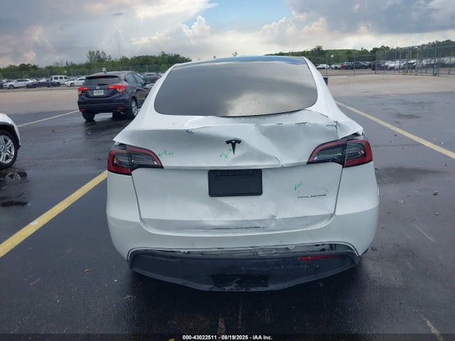 2021 TESLA MODEL Y 5YJYGDEE6MF257567 Photo 5