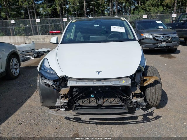 7SAYGAEE2NF316018 Tesla Model Y