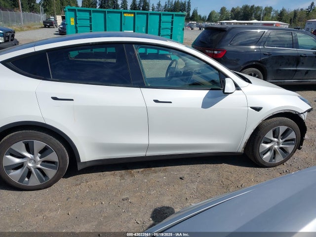 7SAYGAEE2NF316018 Tesla Model Y