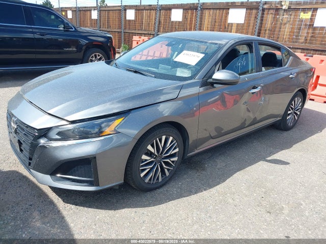 Nissan 2023 2023 1N4BL4DV0PN376908 Image 2