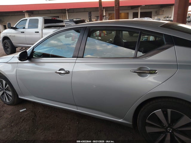 1N4BL4DV0MN356041 Nissan 2021