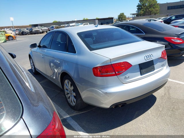 2011 AUDI A4 WAUFFAFLXBN052111 Photo 2