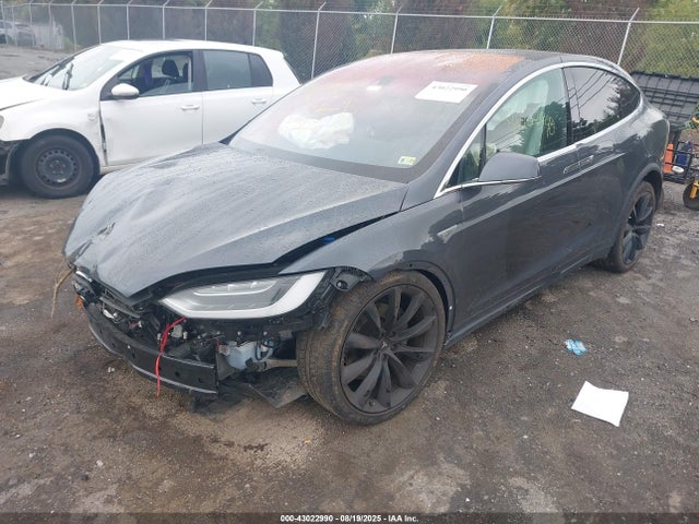 2016 TESLA MODEL X 5YJXCBE24GF020517 Photo 1