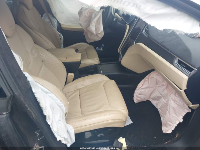 2016 TESLA MODEL X 5YJXCBE24GF020517 Photo 4