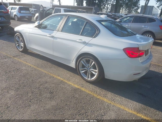 WBA8E1G54JNU88950 BMW 320i