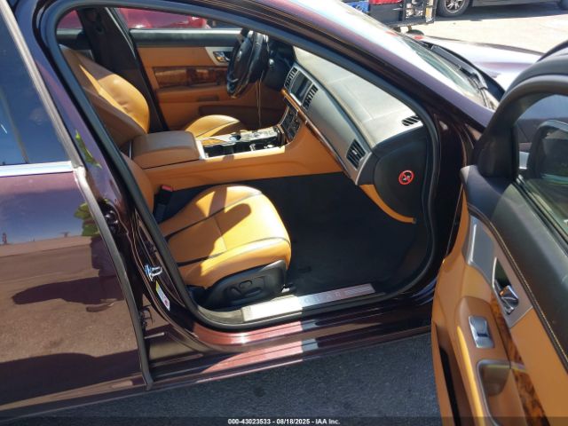 2012 JAGUAR XF SAJWA0HB8CLS34971 Photo 4