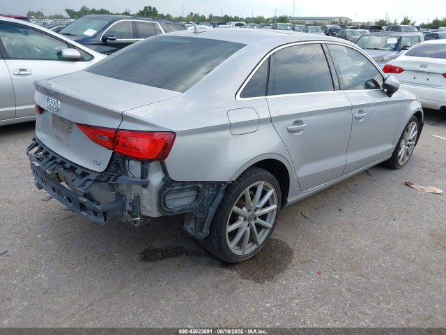 2015 AUDI A3 WAUCJGFF6F1079334 Photo 3