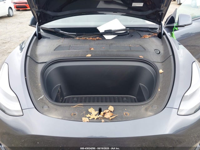2023 TESLA MODEL Y 7SAYGDEE0PF882120 Photo 9