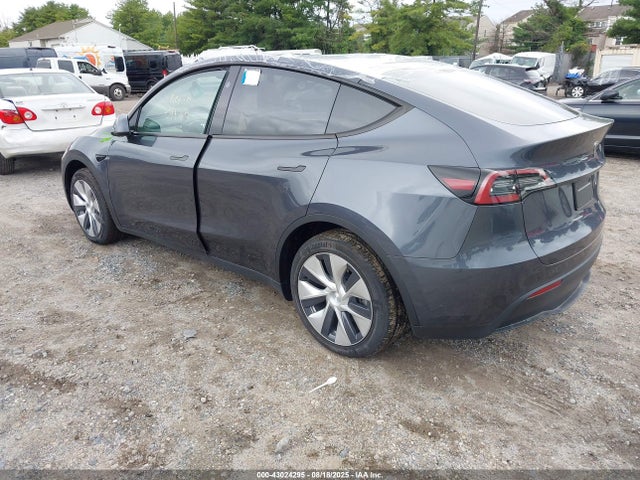 2023 TESLA MODEL Y 7SAYGDEE0PF882120 Photo 2