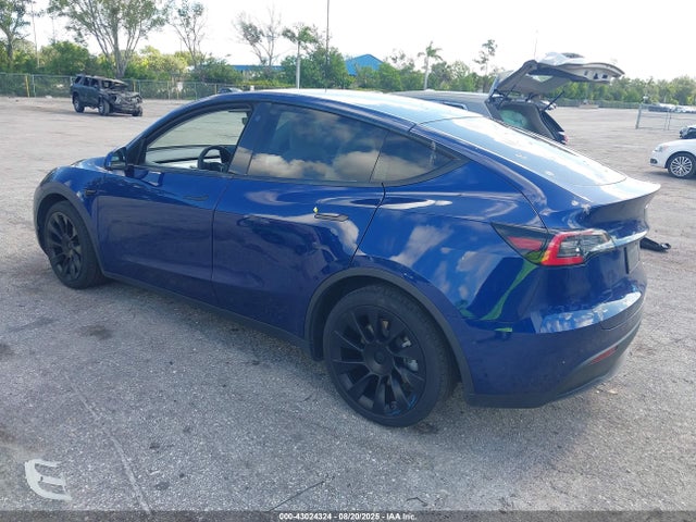 2021 TESLA MODEL Y 5YJYGDEE7MF069141 Photo 2