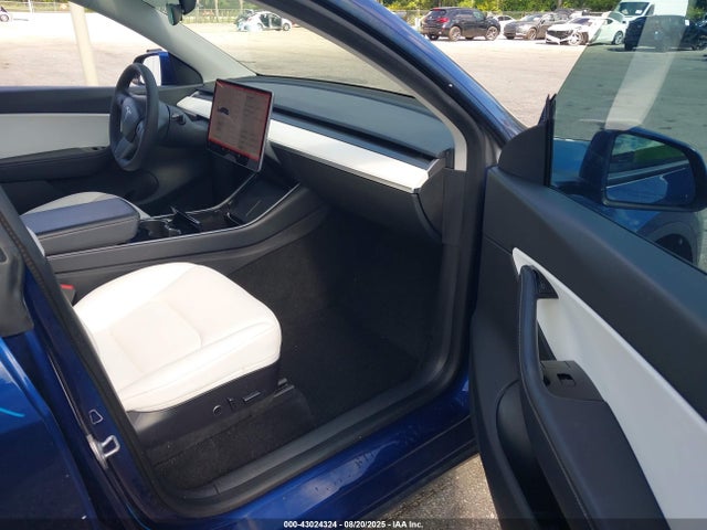 2021 TESLA MODEL Y 5YJYGDEE7MF069141 Photo 4