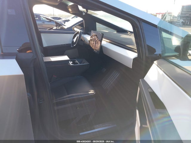 2025 TESLA CYBERTRUCK 7G2CEHEE5SA059951 Photo 4