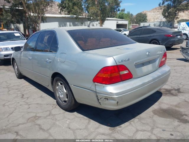 2001 LEXUS LS 430 JTHBN30F810028273 Photo 2