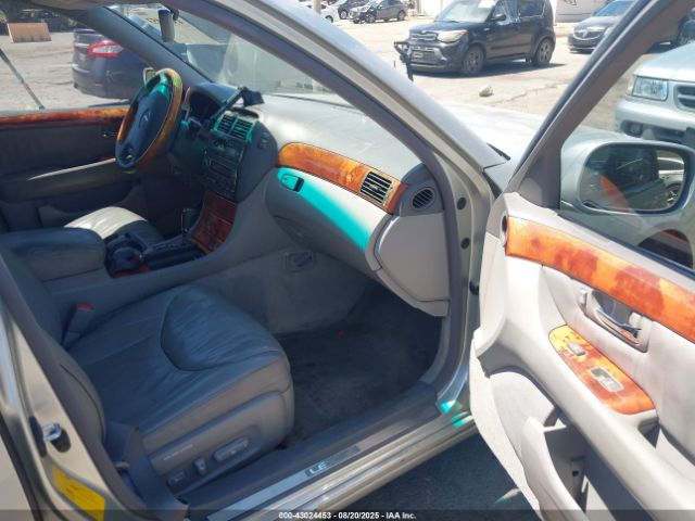 2001 LEXUS LS 430 JTHBN30F810028273 Photo 4