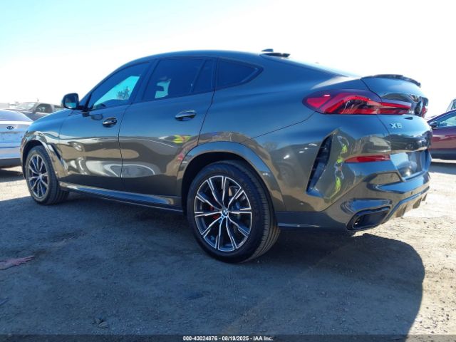 2022 BMW X6 5UXCY6C09N9K72830 Photo 2