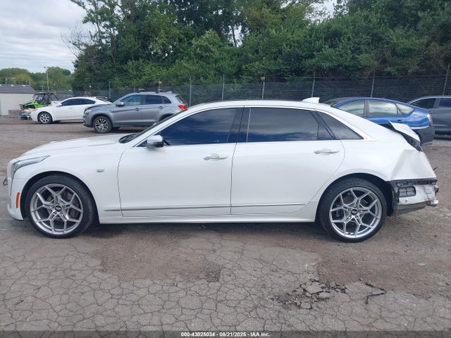 1G6KE5R67JU100561 Cadillac Lgw