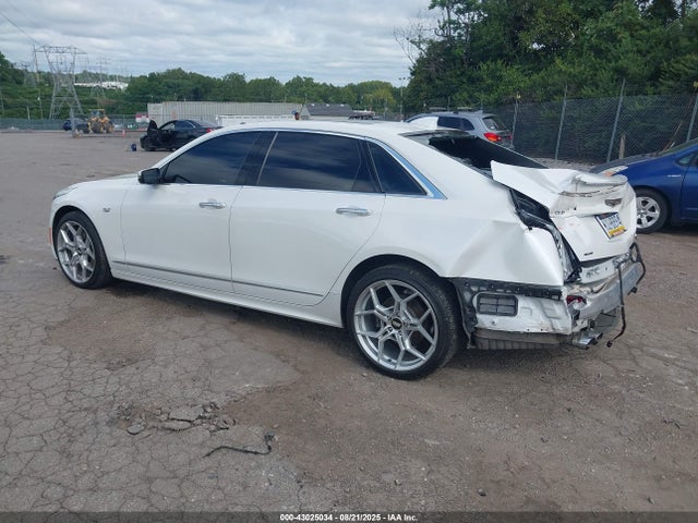 1G6KE5R67JU100561 Cadillac Lgw