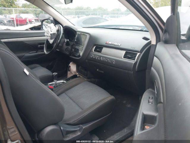 2017 MITSUBISHI OUTLANDER JA4AZ3A3XHZ031343 Photo 4