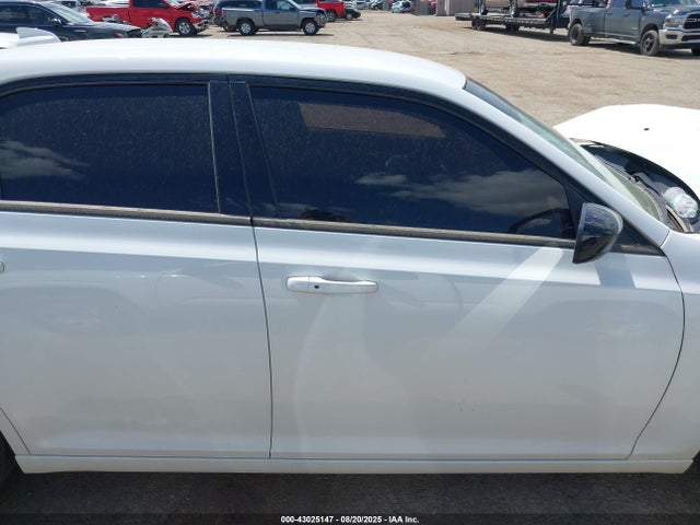 2023 Chrysler 300 Touring მანქანა იყიდება აუქციონზე, vin: 2C3CCAAG4PH676712, აუქციონის ნომერი: 43025147