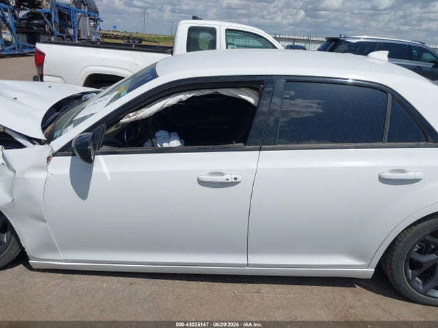 2023 Chrysler 300 Touring მანქანა იყიდება აუქციონზე, vin: 2C3CCAAG4PH676712, აუქციონის ნომერი: 43025147